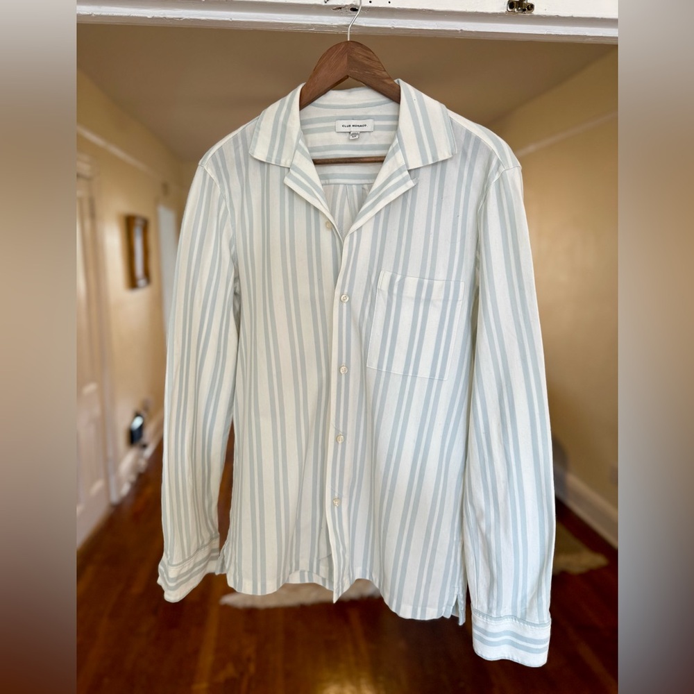 Club Monaco White and Blue Casual Button Down Shirt